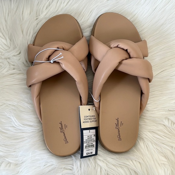 Universal Thread Shoes - 🆕NWT Universal Thread sandals